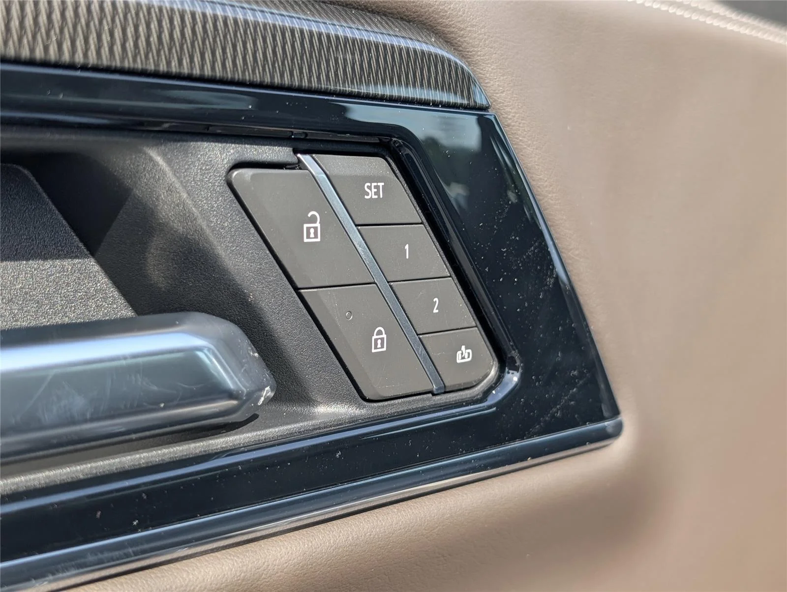 New 2026 Summit White GMC Elevation image 17