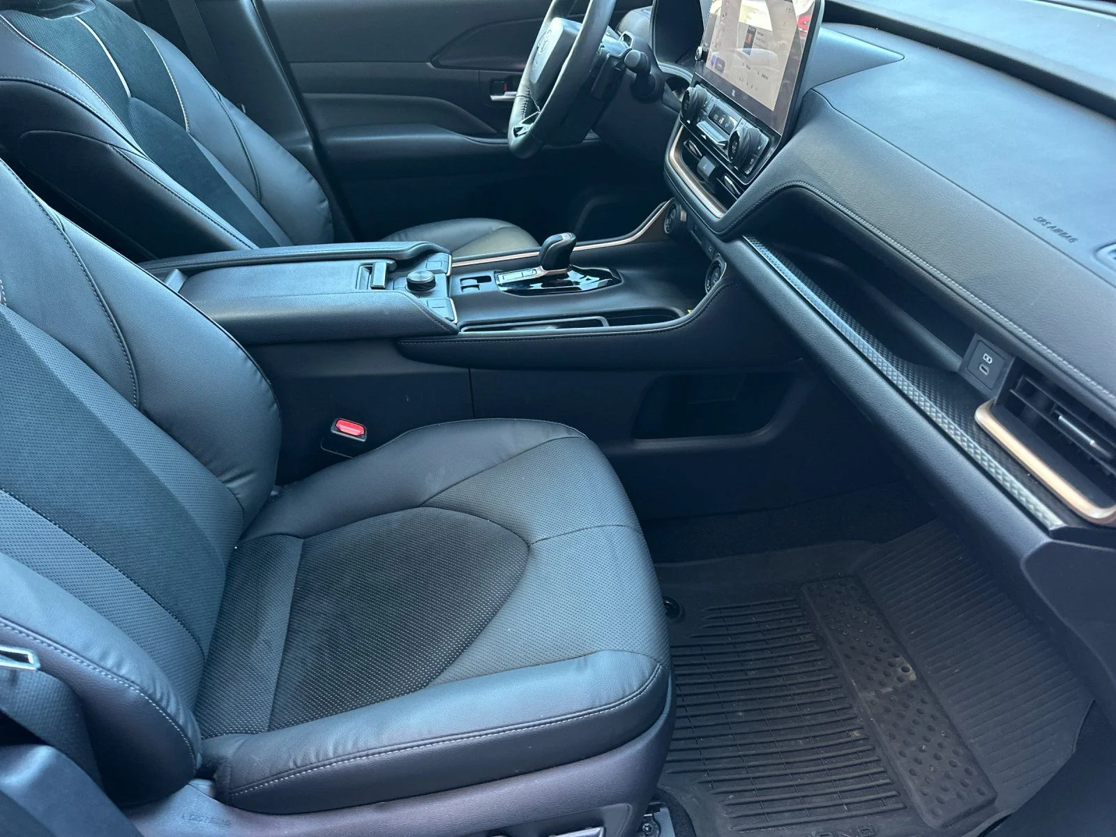 Used 2025 Cement Toyota MAX Platinum image 15