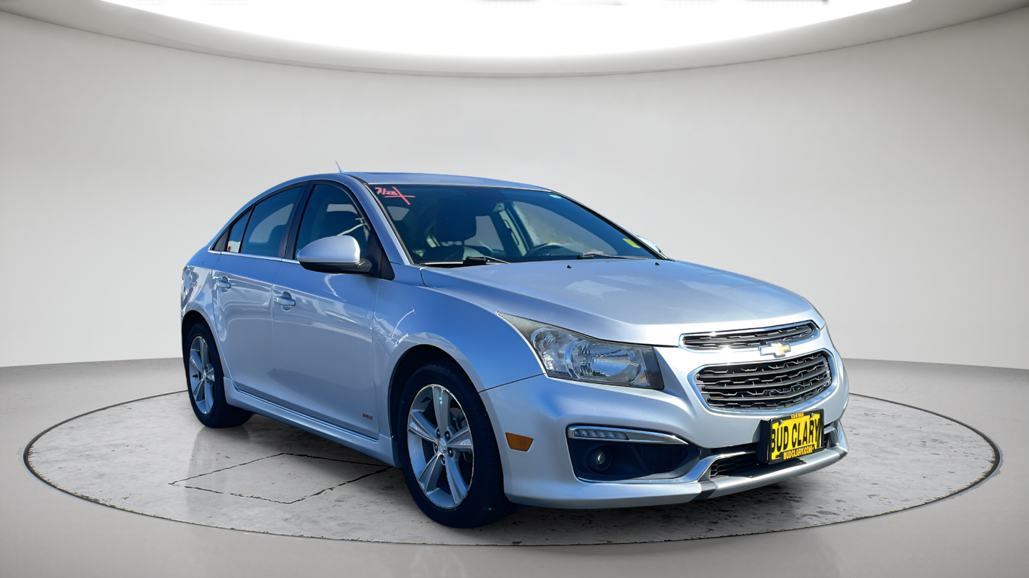 Used 2016 Silver Chevrolet 2LT image 3