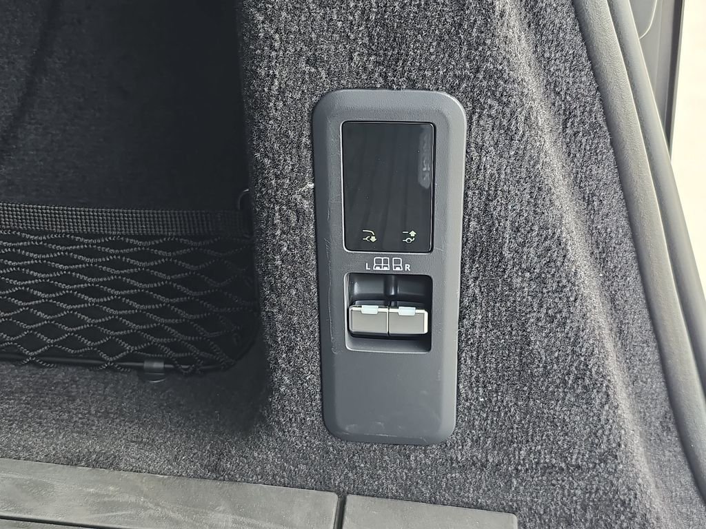 Certified Used 2026 Black Land Rover Dynamic SE image 17