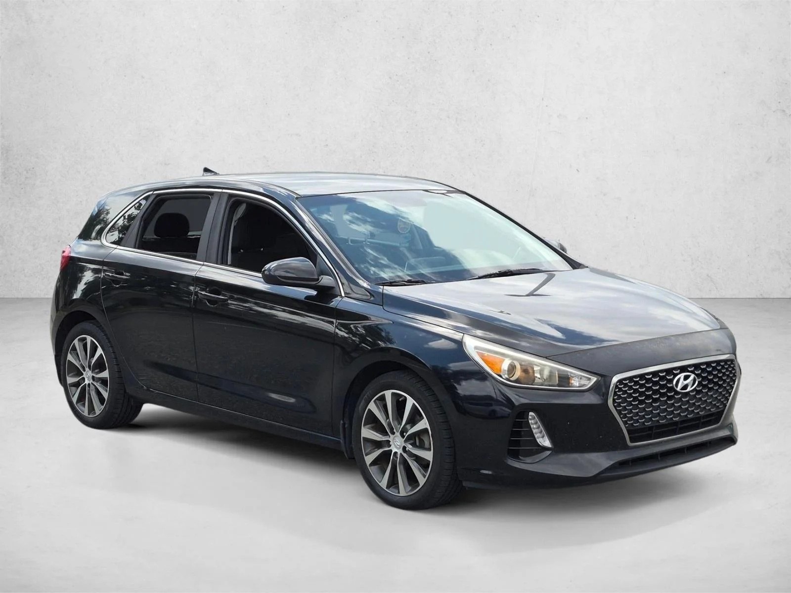 Used 2018 Black Noir Pearl Hyundai  image 3