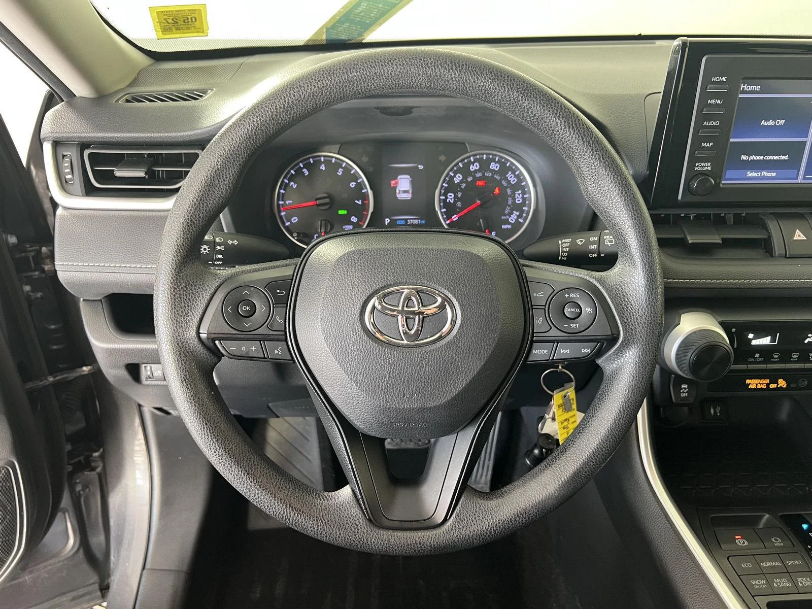 Used 2019 Magnetic Gray Metallic Toyota LE image 14