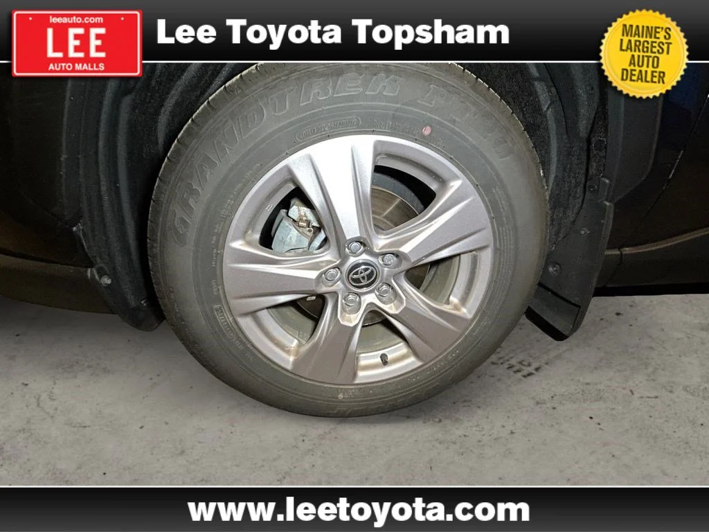 Certified Used 2025 Blueprint Toyota Hybrid XLE image 14