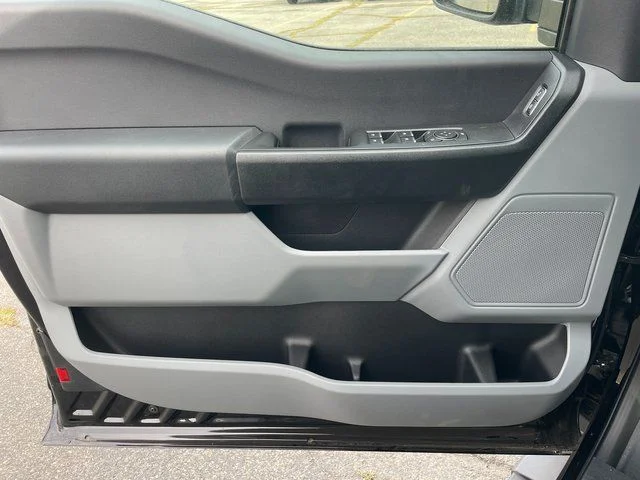 2025 Ford F-350 Super Duty Chassis Cab XL - Photo 17
