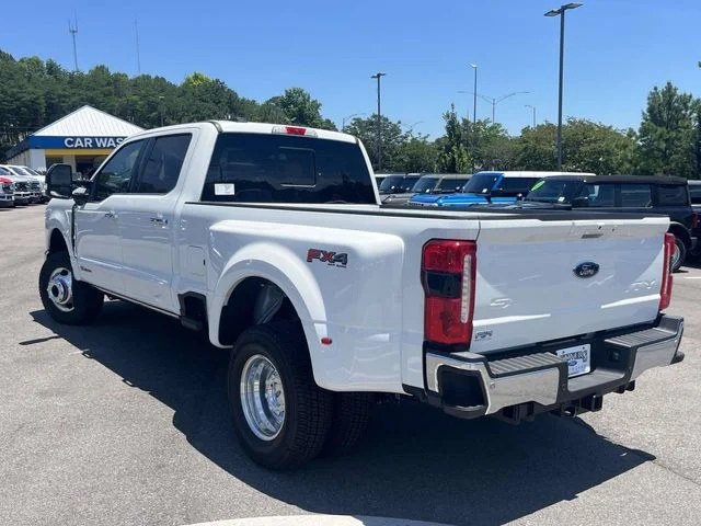 New 2026 Star White Metallic Tri-Coat Ford F-350® Lariat® image 4