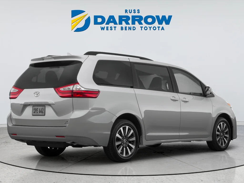 Used 2020 Silver Toyota LE image 3