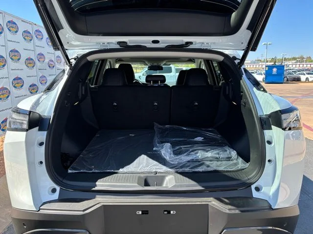 New 2026 Everest White Pearl TriCoat Nissan SL image 6