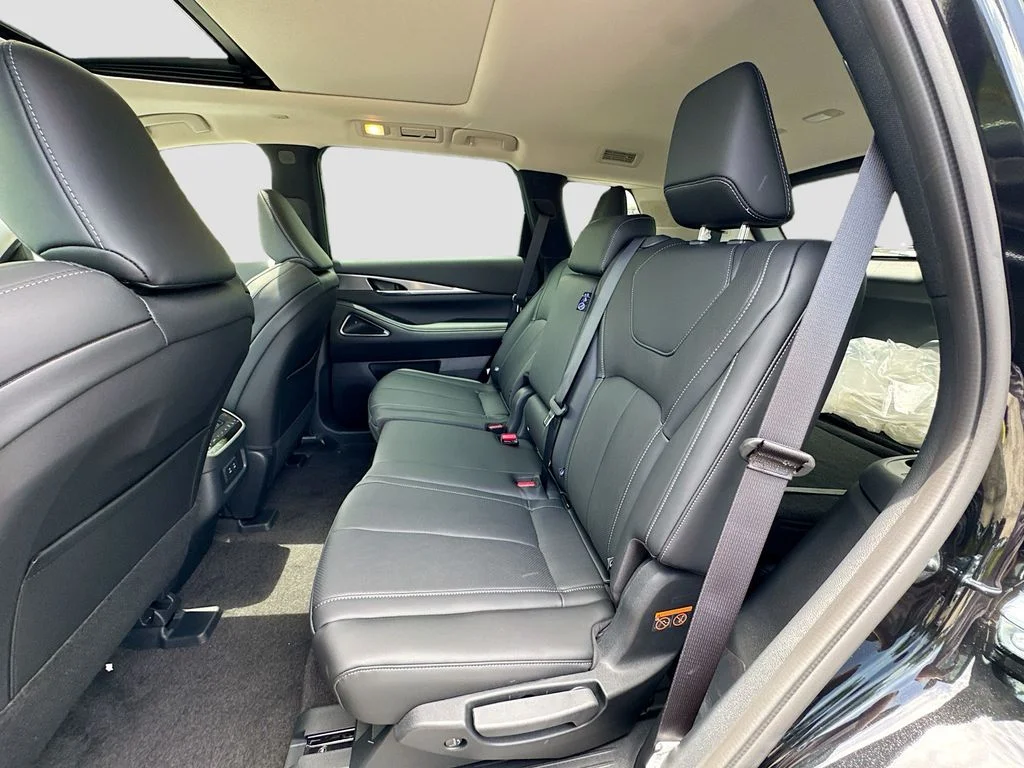 New 2027 MINERAL BLACK INFINITI Luxe FWD image 26