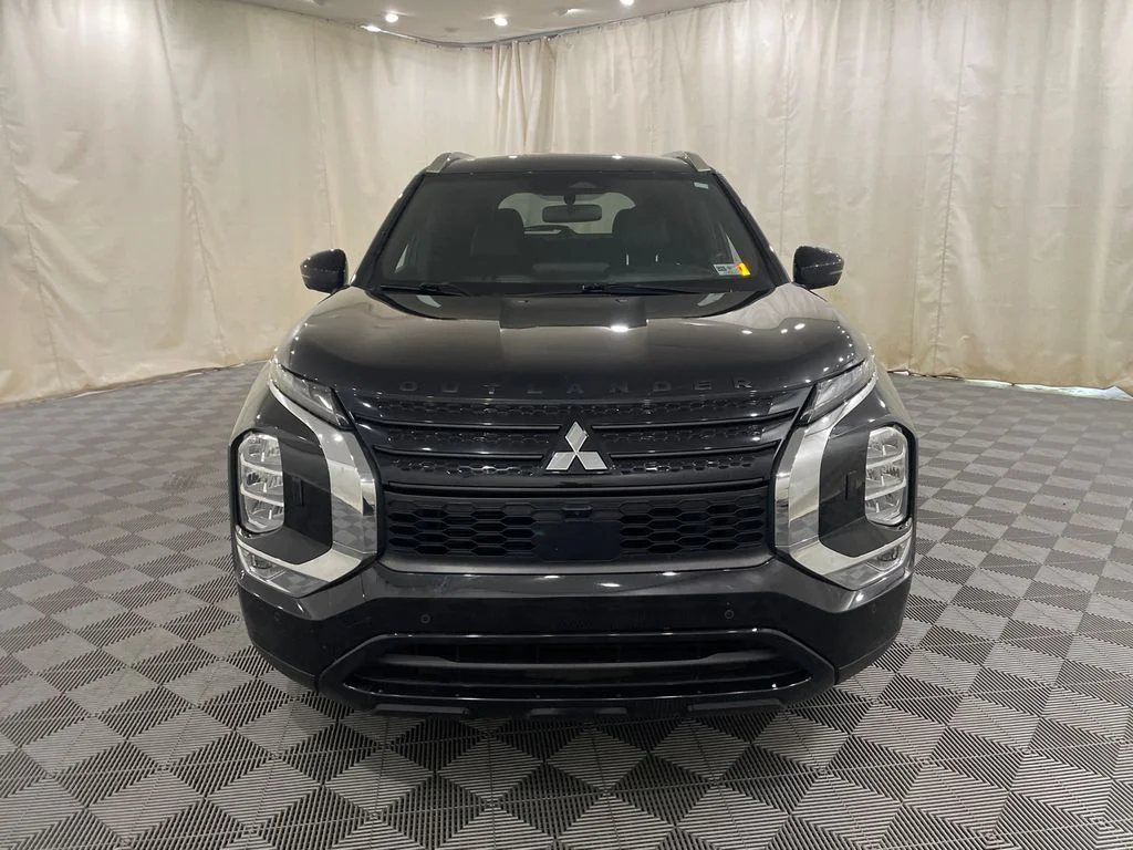 Used 2024 Black Diamond Mitsubishi SE Black Edition image 3