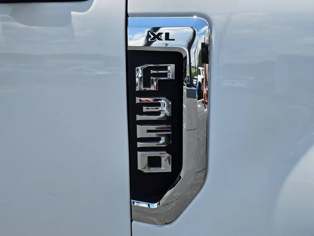 Used 2017 Oxford White Ford XL image 7