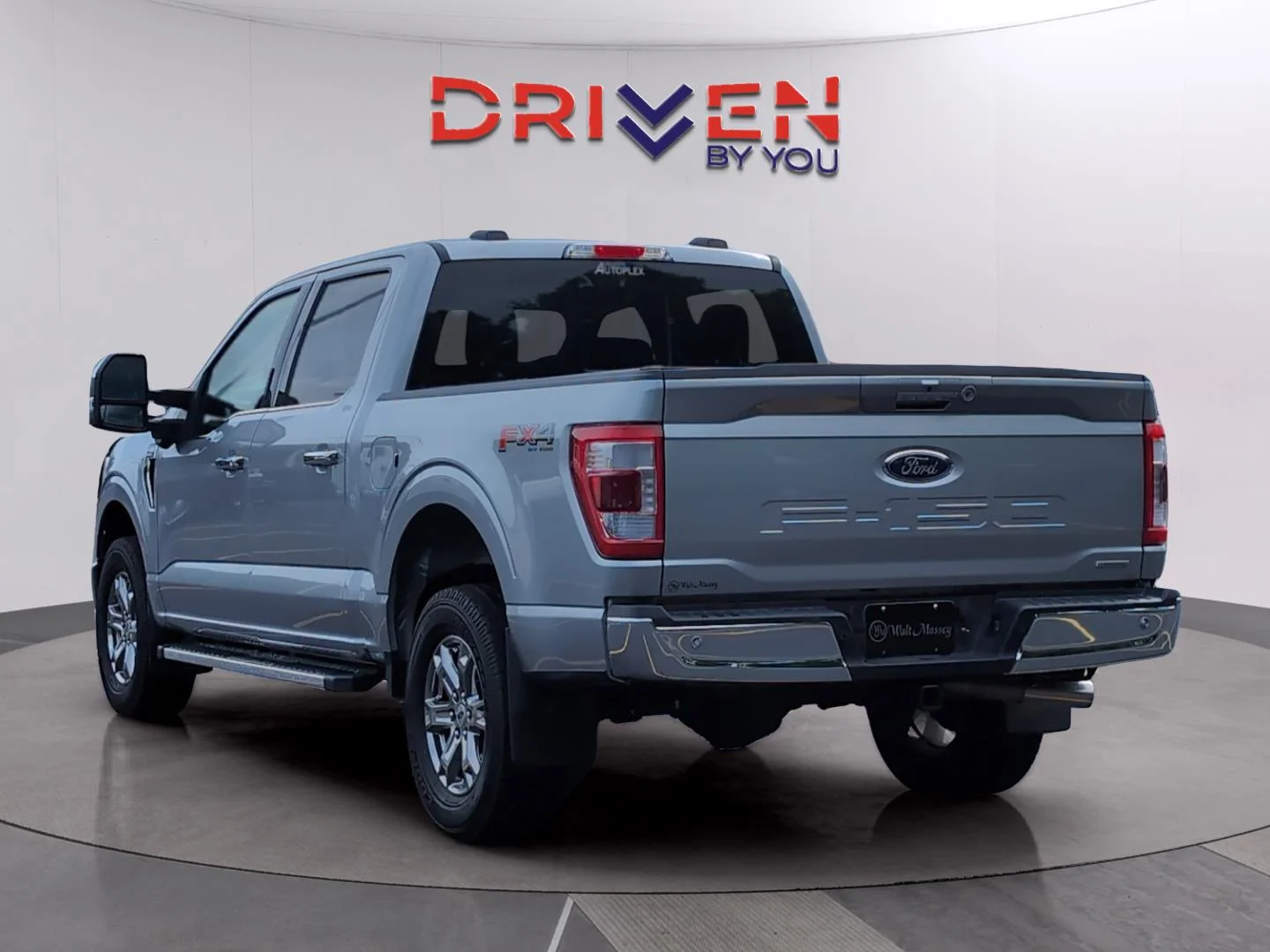 Used 2023 Iconic Silver Ford LARIAT image 3