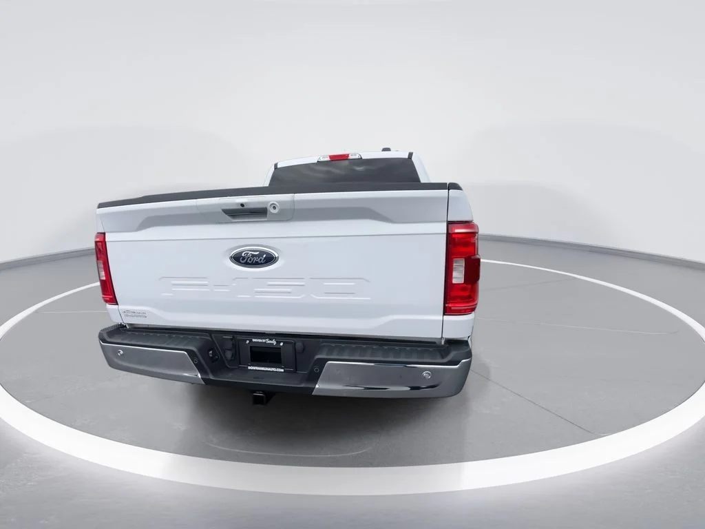 Used 2021 White Ford XLT image 7