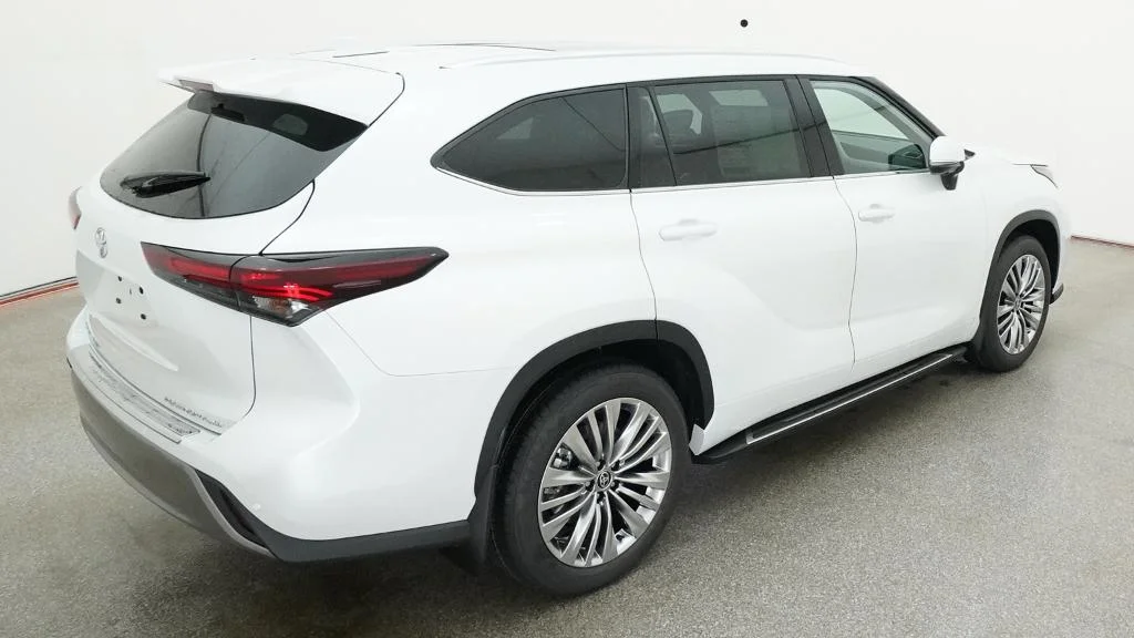 New 2026 Wind Chill Pearl Toyota Platinum image 21