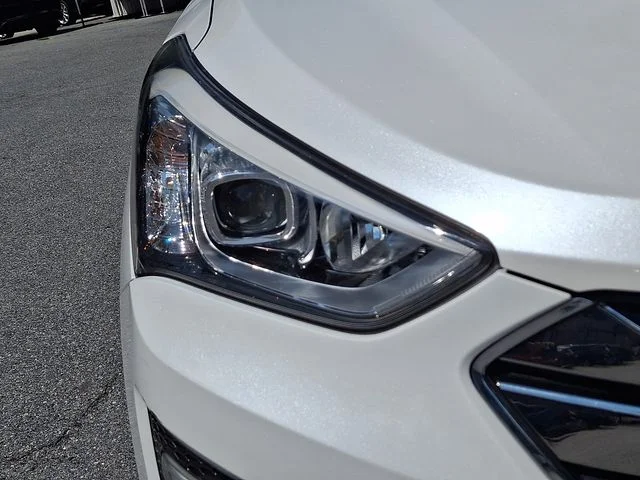 Used 2013 White Hyundai Base image 15