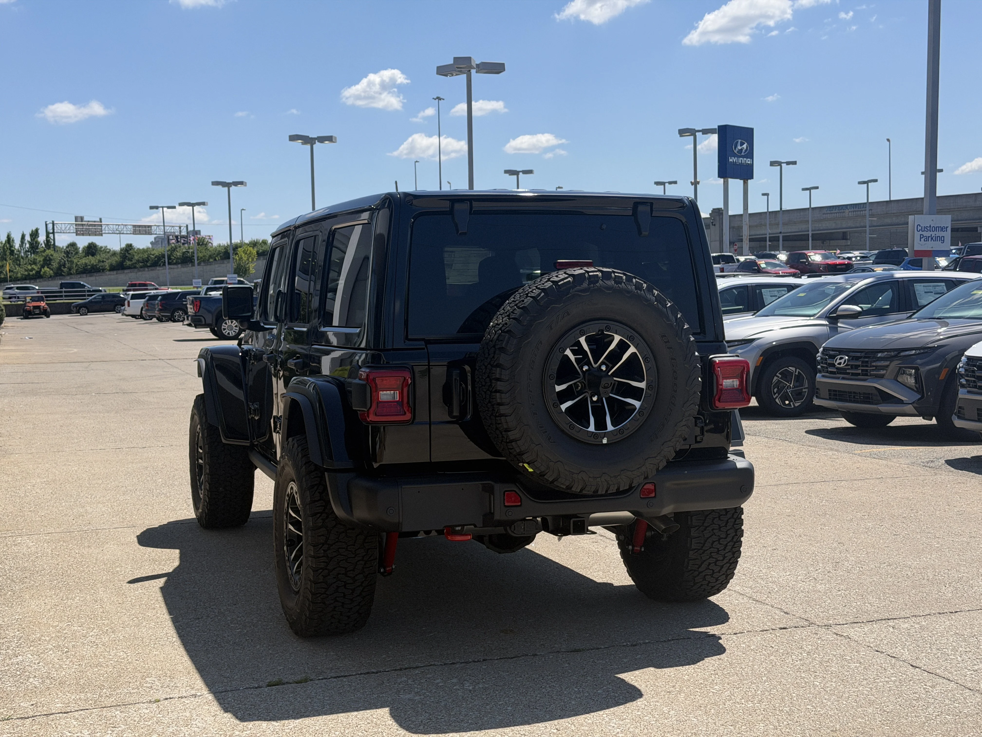 New 2026 Black Clear-Coat Exterior Paint Jeep Rubicon X image 10