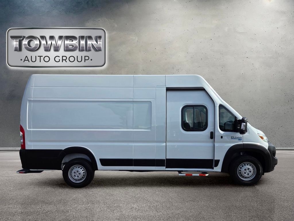 Used 2024 White Ram Super High Roof image 3