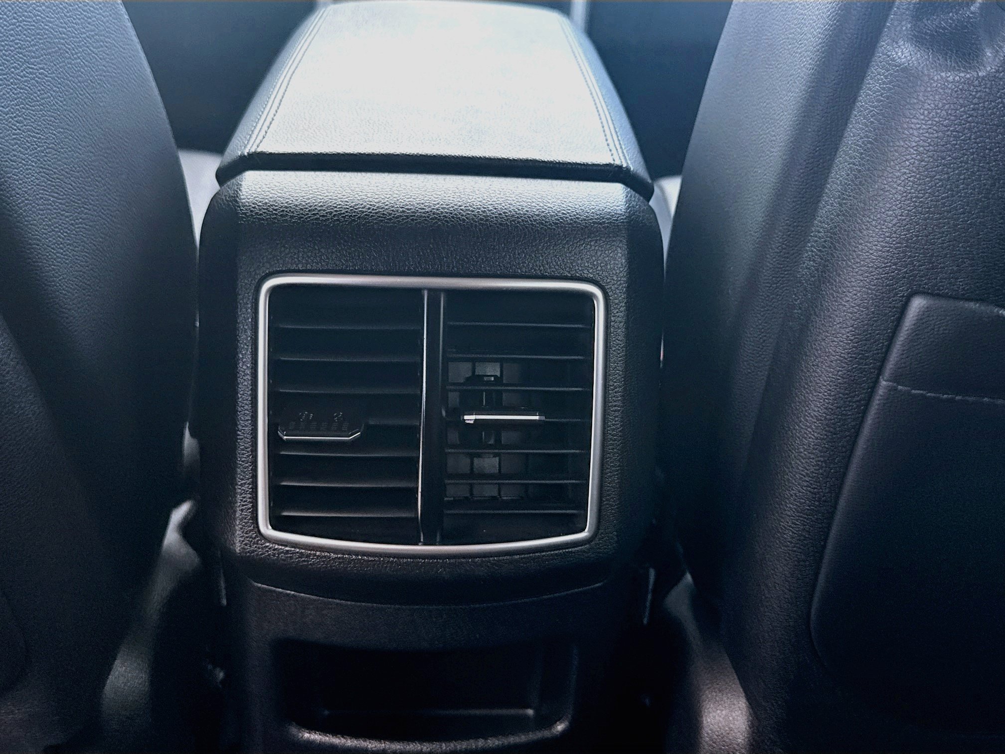Used 2024 Glacial White Pearl Kia EX image 19