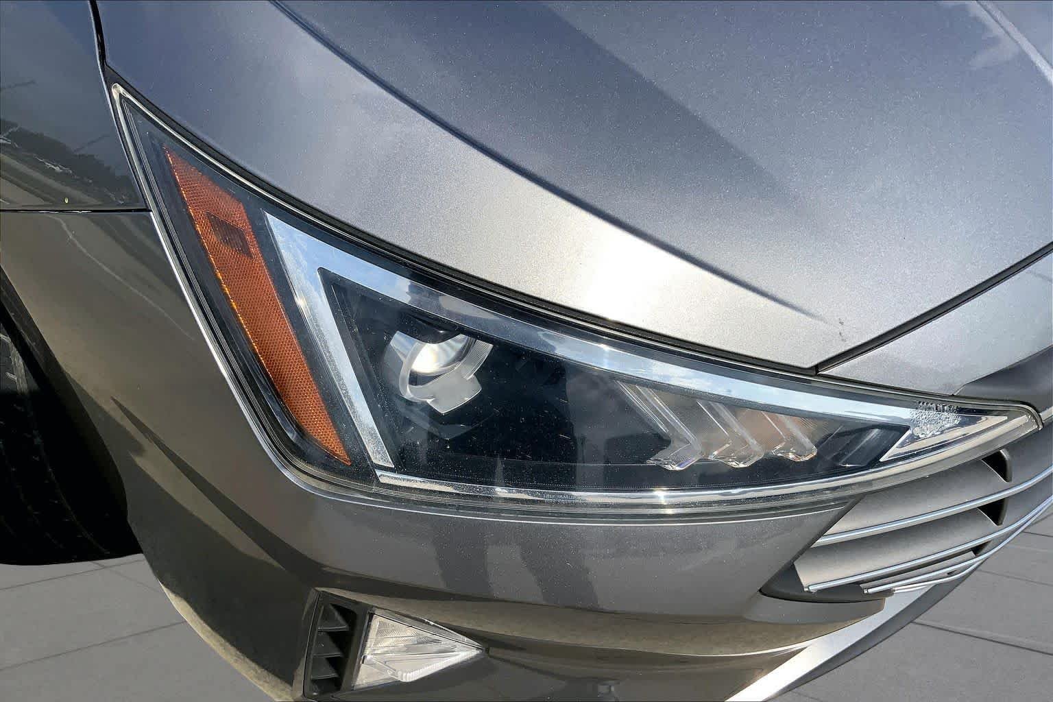 Used 2020 Machine Gray Hyundai Value Edition image 26