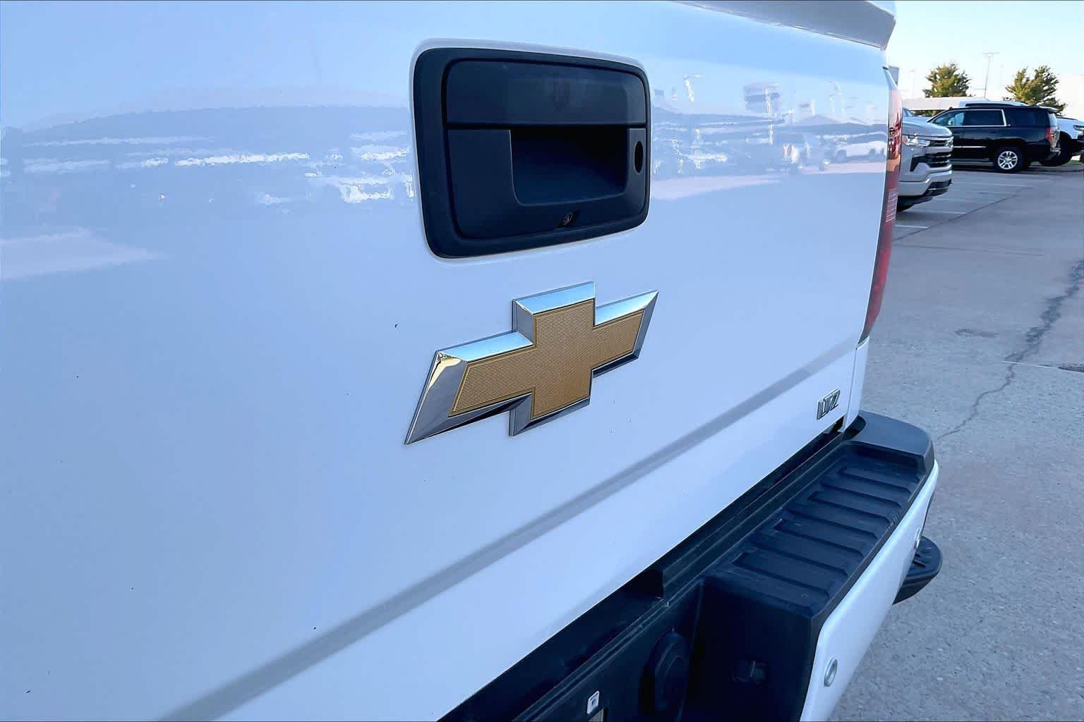 Used 2018 SUMMIT WHITE Chevrolet LTZ image 30