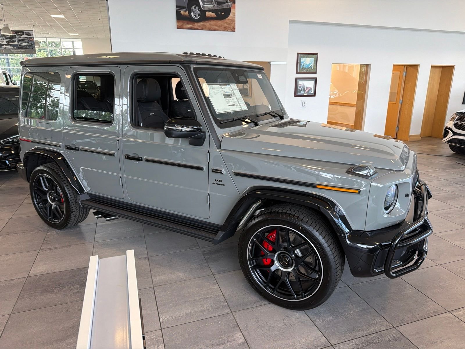 New 2027 MANUFAKTUR Arabian Grey Non- Metallic Mercedes-Benz  image 5