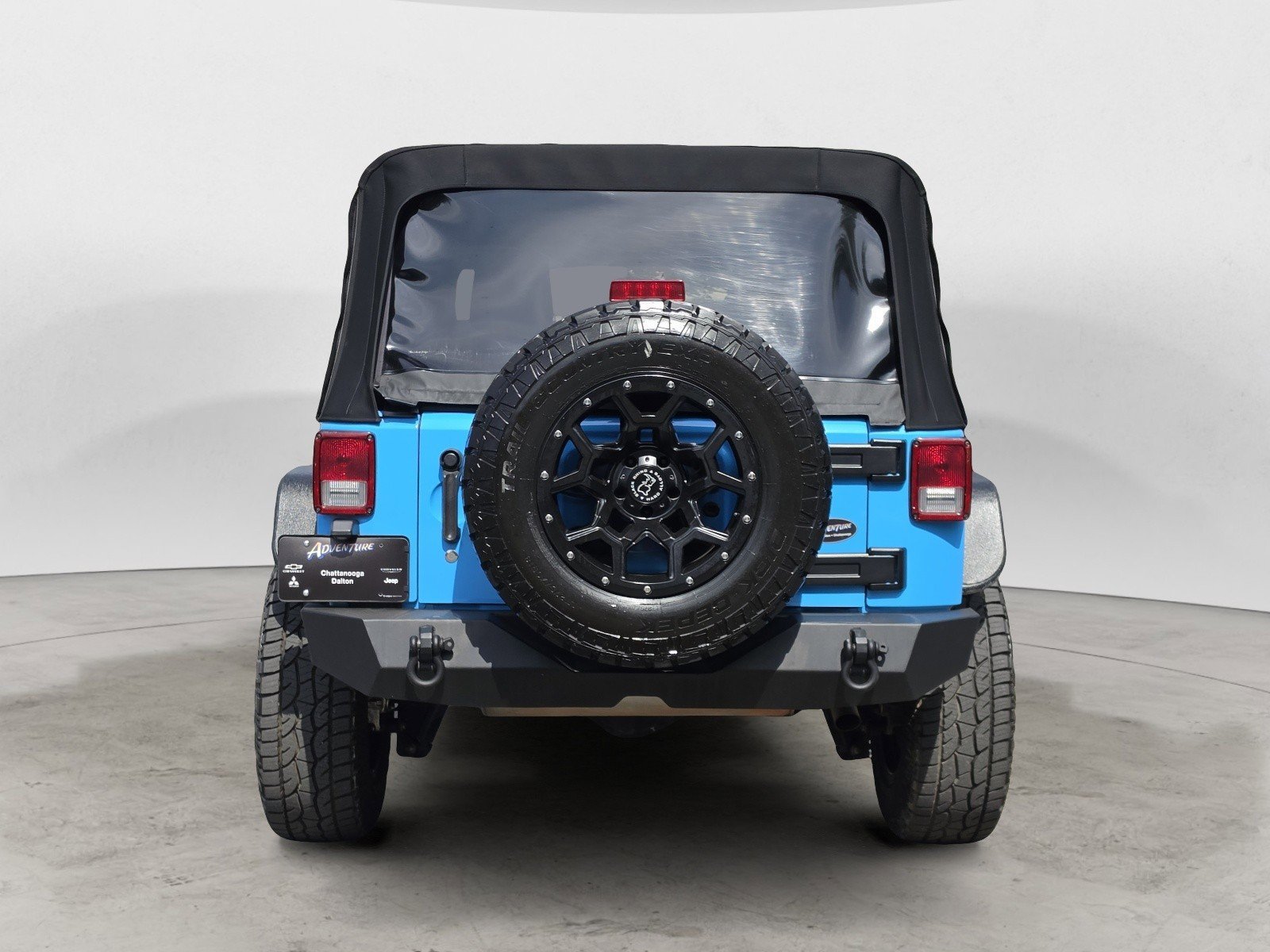 Used 2017 Chief Clearcoat Jeep Rubicon image 4