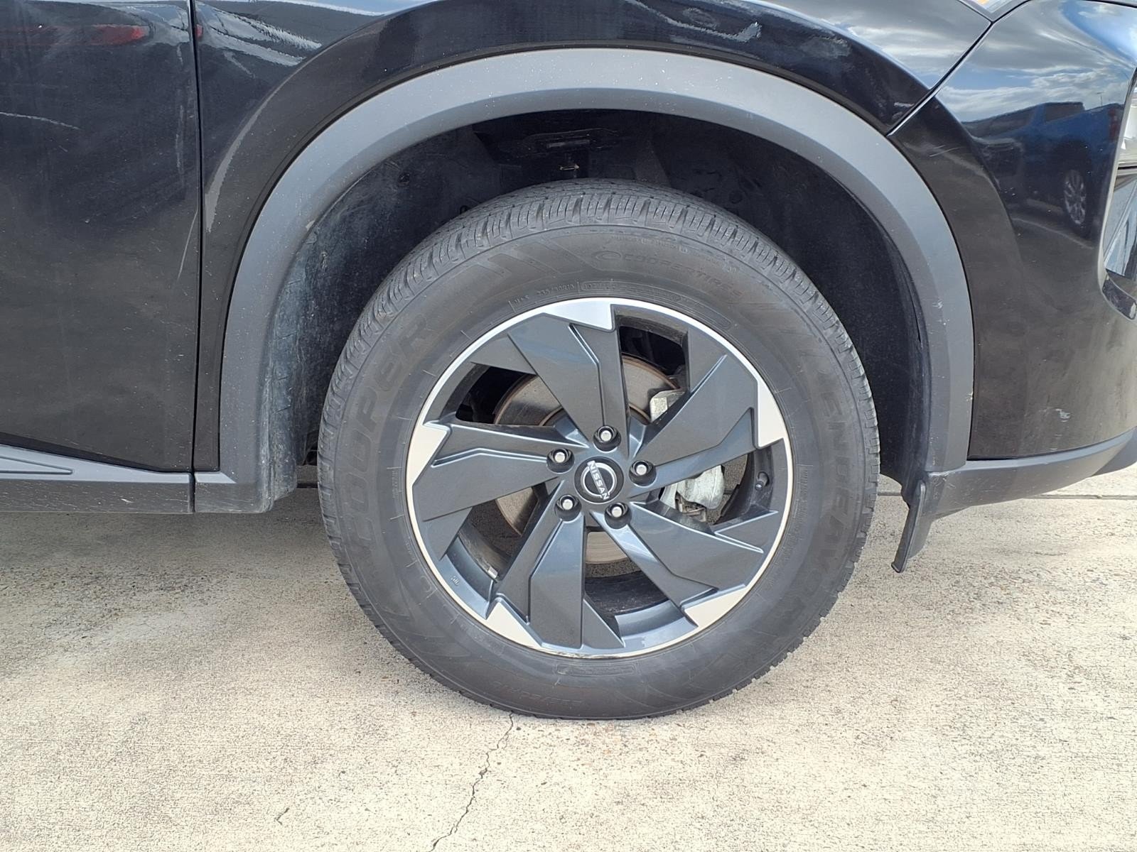 2024 Nissan Rogue SV Black at Robbins Nissan