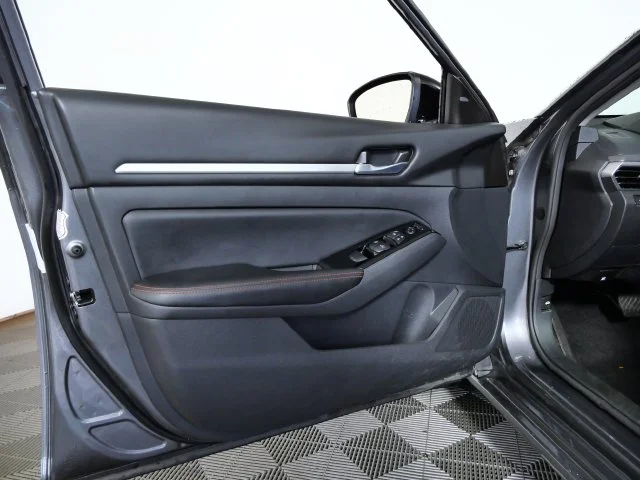 Used 2025 Gray Nissan 2.5 SR image 17