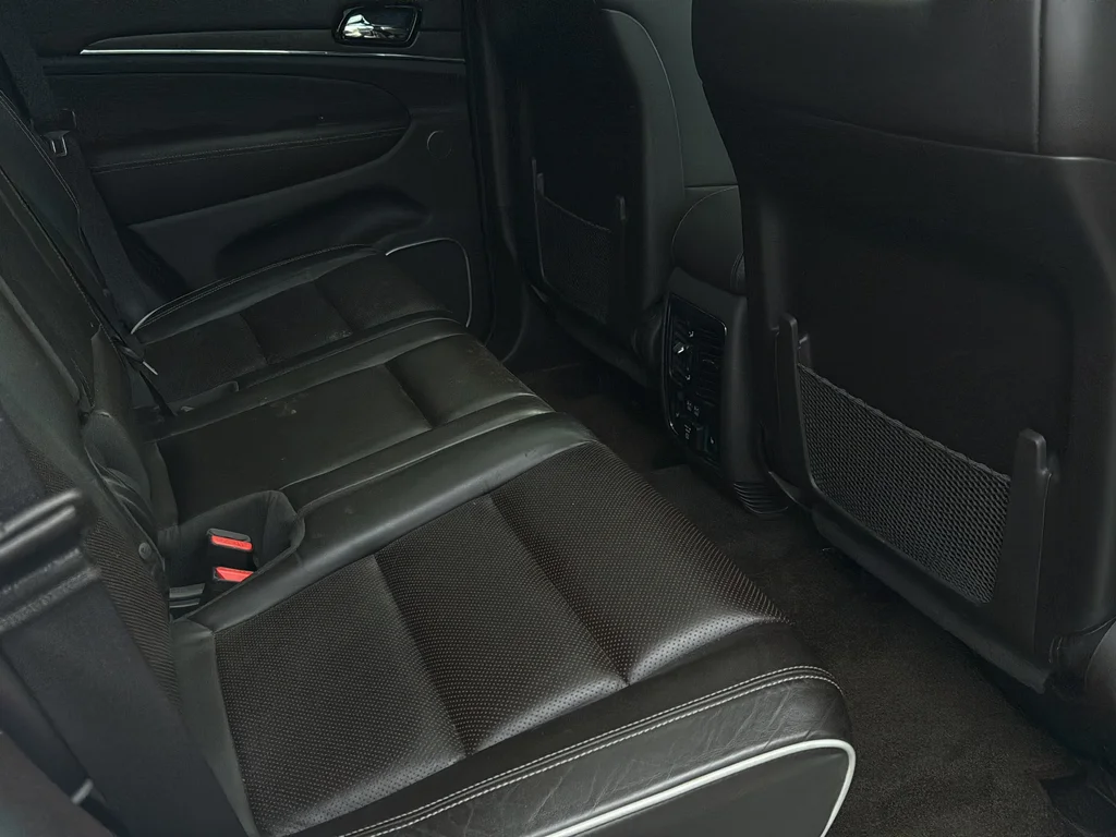 Used 2019 Off-white Jeep Overland image 11