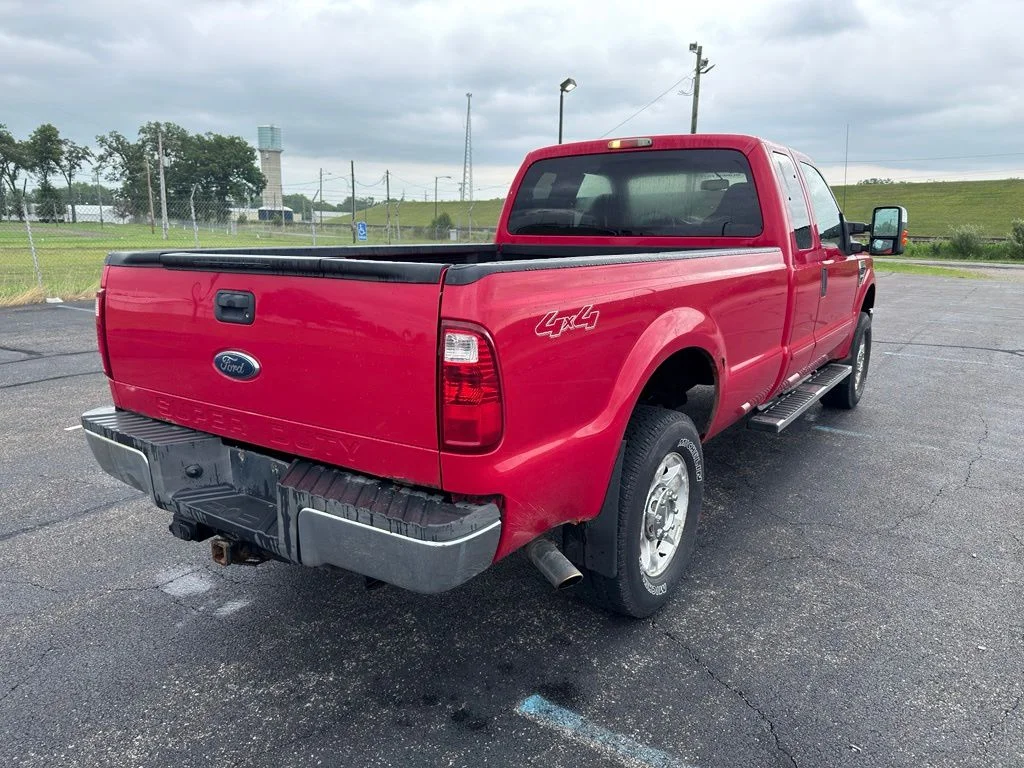 Used 2010  Ford XL image 11