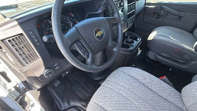 2025 Chevrolet Express Cargo Work Van - Photo 10