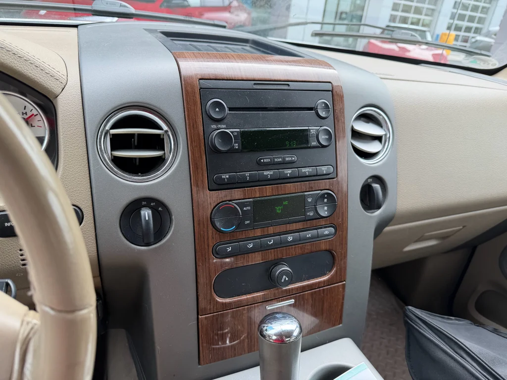 Used 2004  Ford XLT image 8