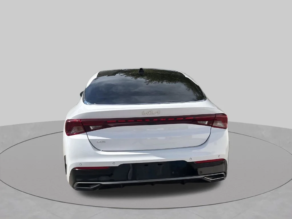 Used 2024 White Kia EX image 4
