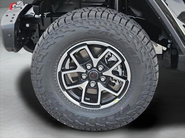 New 2026 Black Clear-Coat Exterior Paint Jeep Rubicon image 7