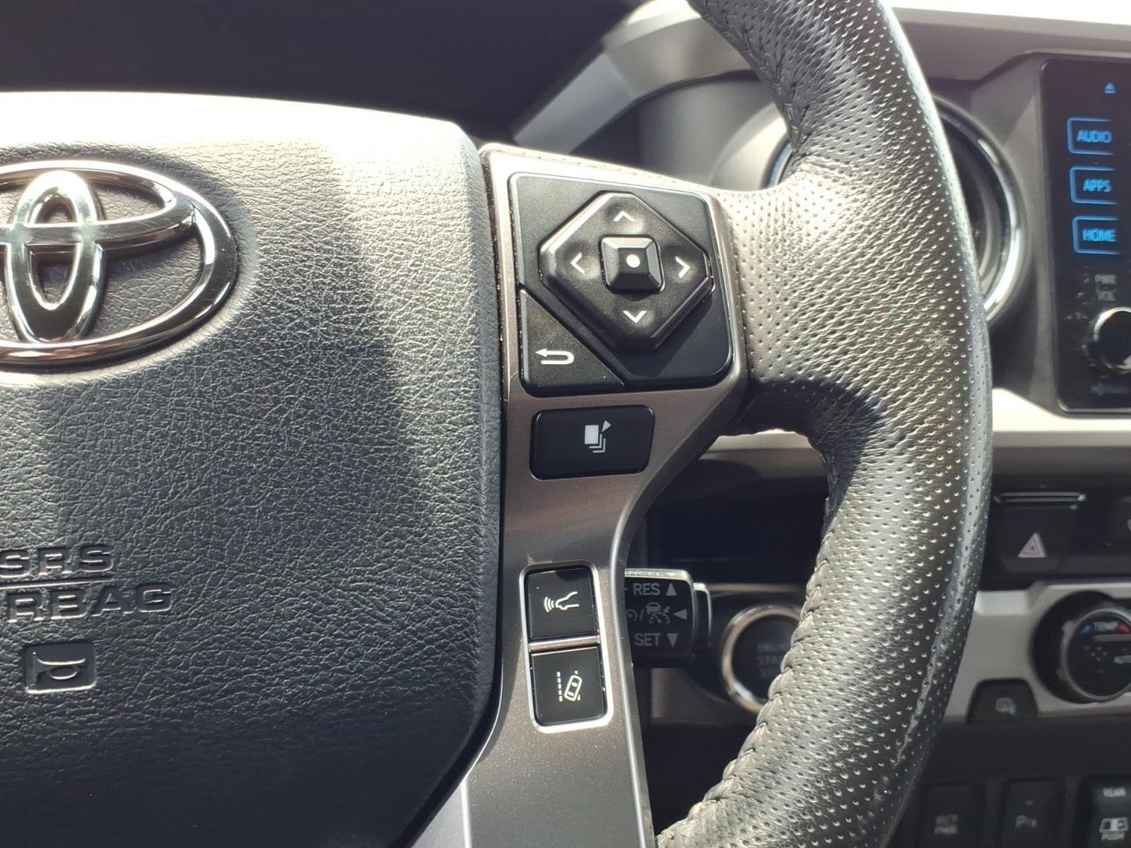 Used 2018 Midnight Black Metallic Toyota Limited image 28
