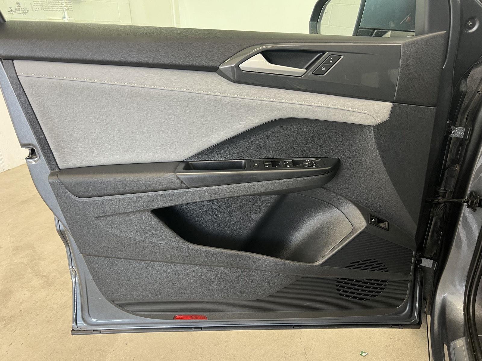 2023 Volkswagen Taos SEL - Photo 11