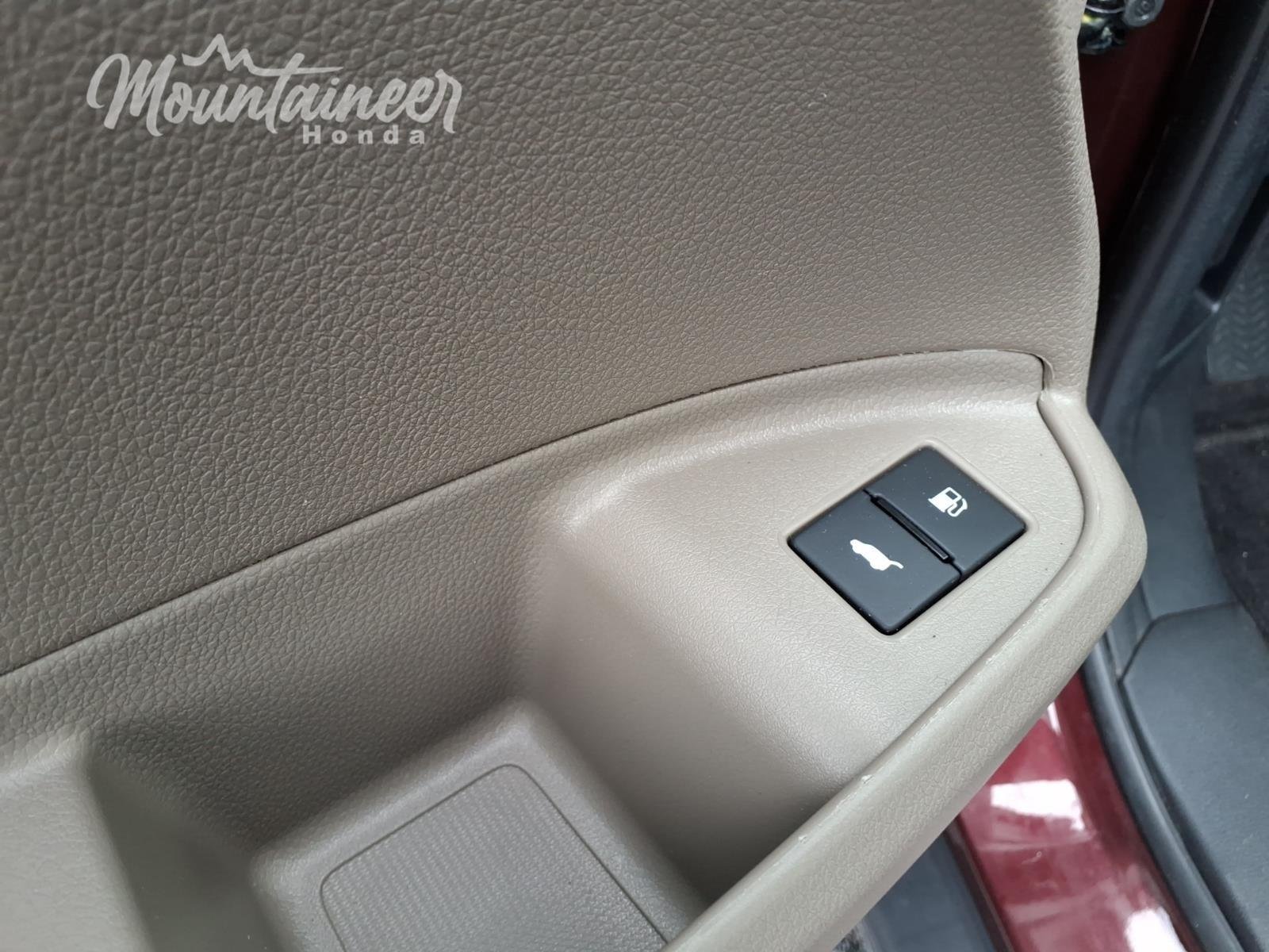 Used 2022 Deep Scarlet Pearl Honda SPECIAL EDITION AWD image 31