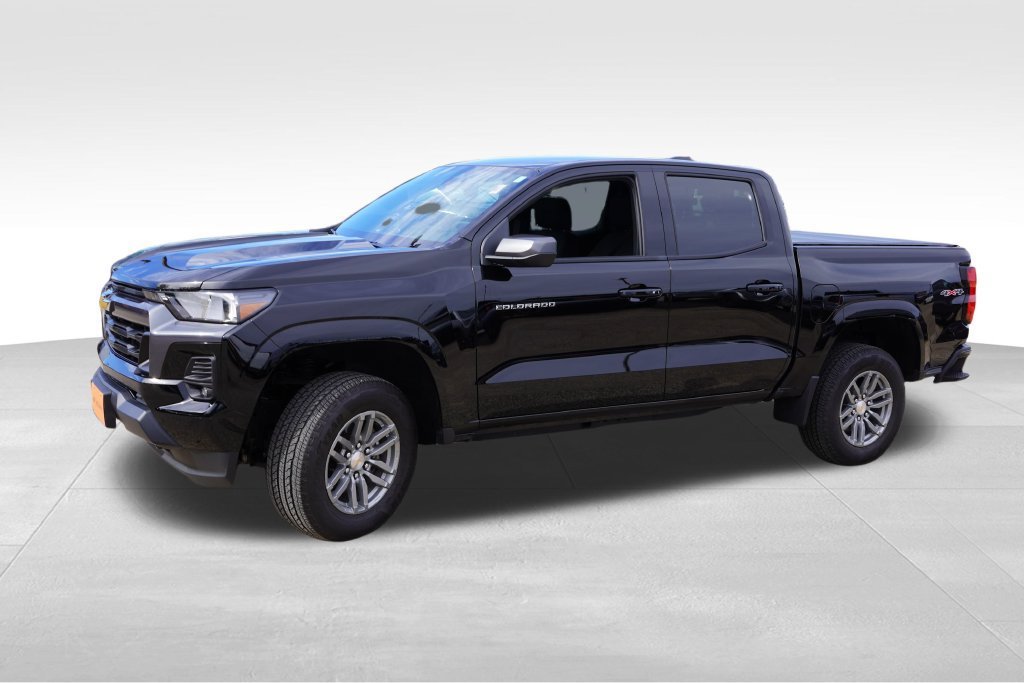 2024 Chevrolet Colorado LT - Photo 10