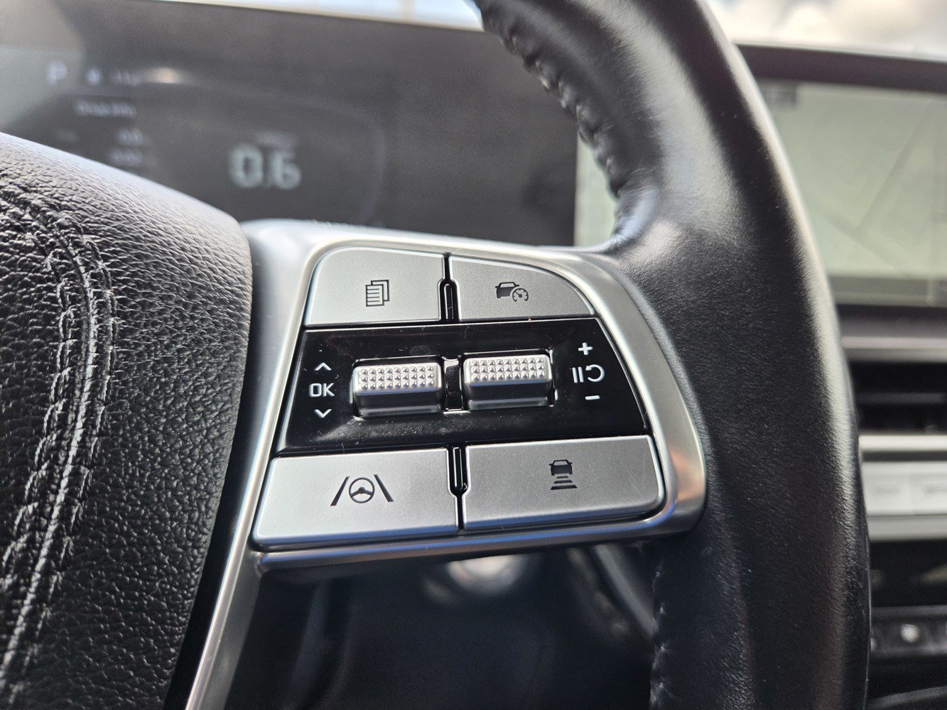 Used 2023 Ebony Black Kia S image 19