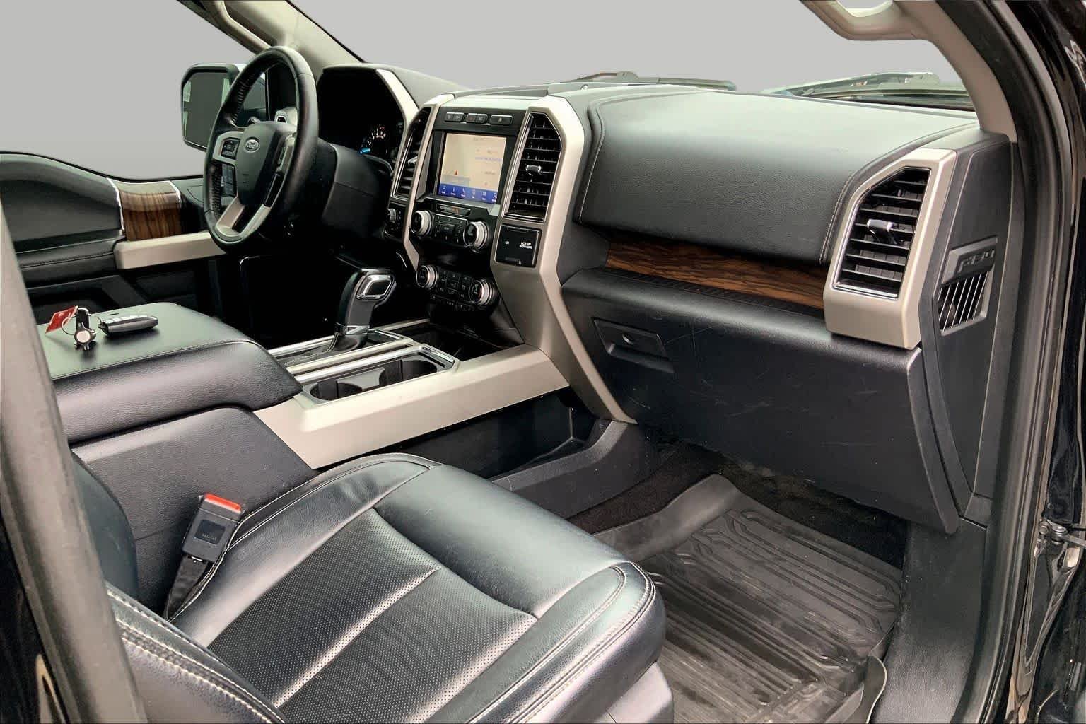 Used 2019 Agate Black Metallic Ford LARIAT image 17