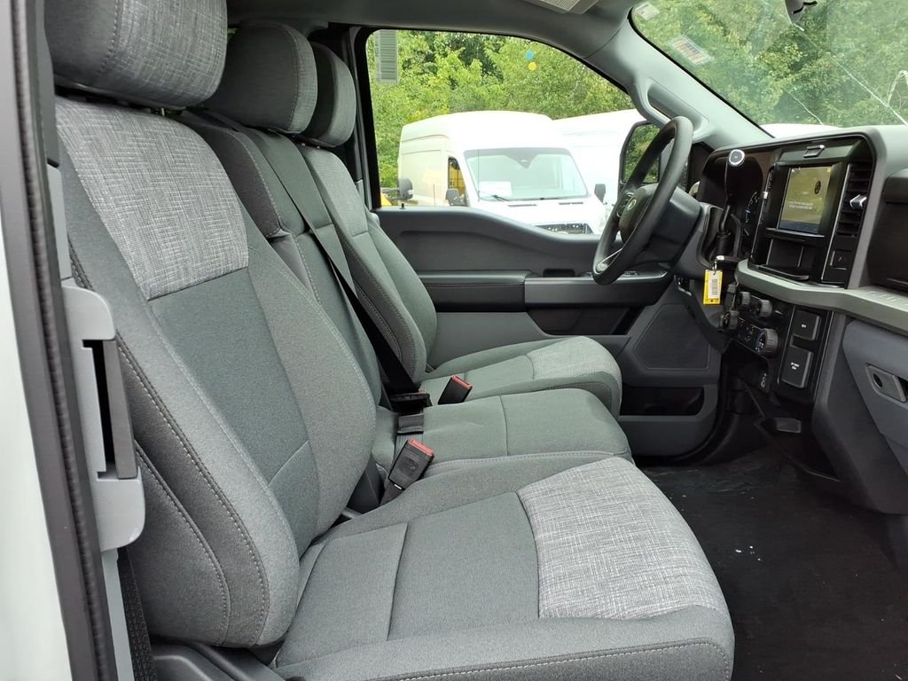 New 2026 Avalanche Ford F-350® XLT image 14