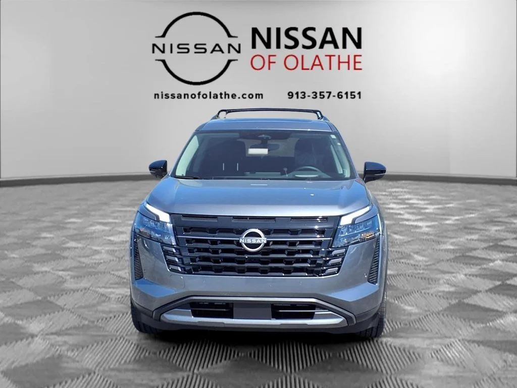 New 2026 Gun Metallic Nissan Platinum image 32