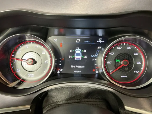 Used 2019  Dodge SXT image 17