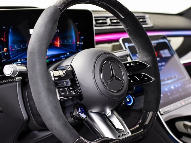 New 2026 MANUFAKTUR Silicon Grey Mercedes-Benz S 63 E AMG® image 82