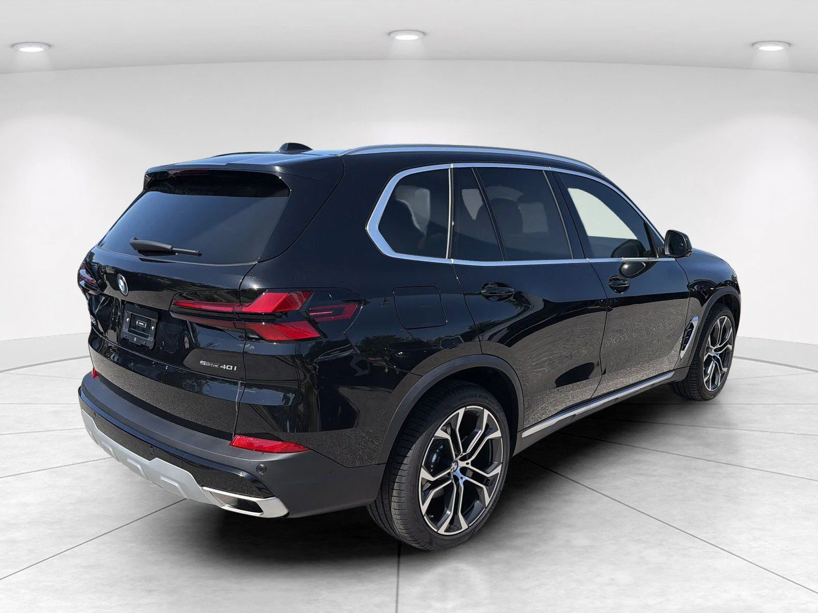 New 2026 Black Sapphire Metallic BMW sDrive40i image 4