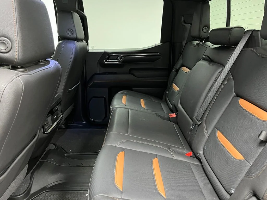 Used 2022 White GMC AT4 image 43