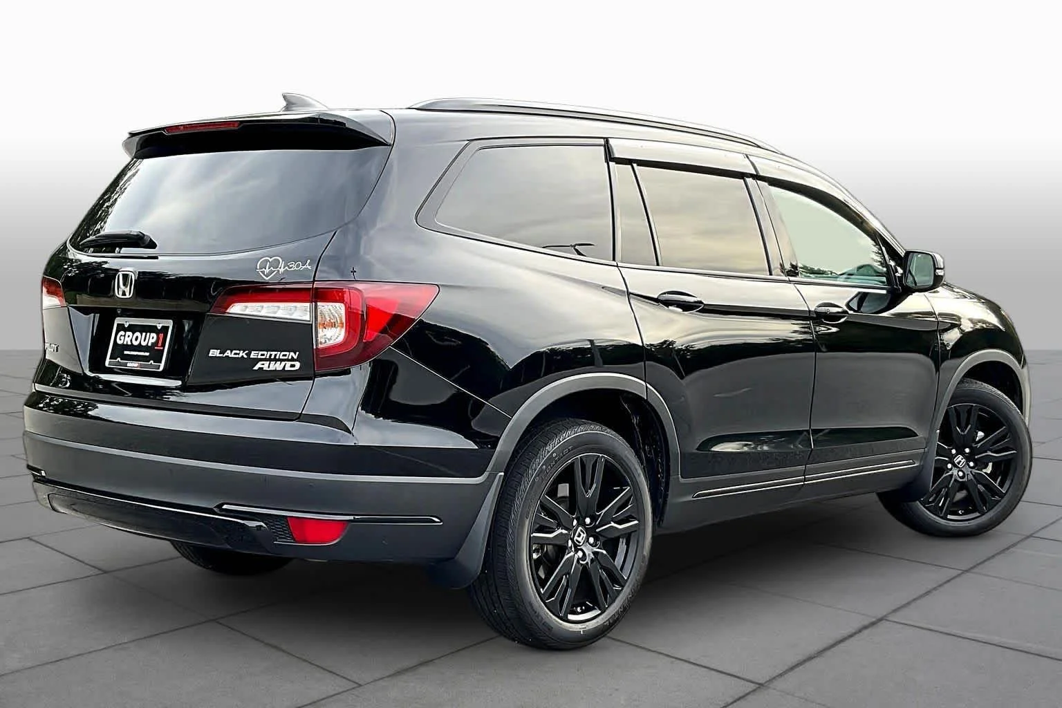 Used 2020 Crystal Black Pearl [Black] Honda Black Edition image 13