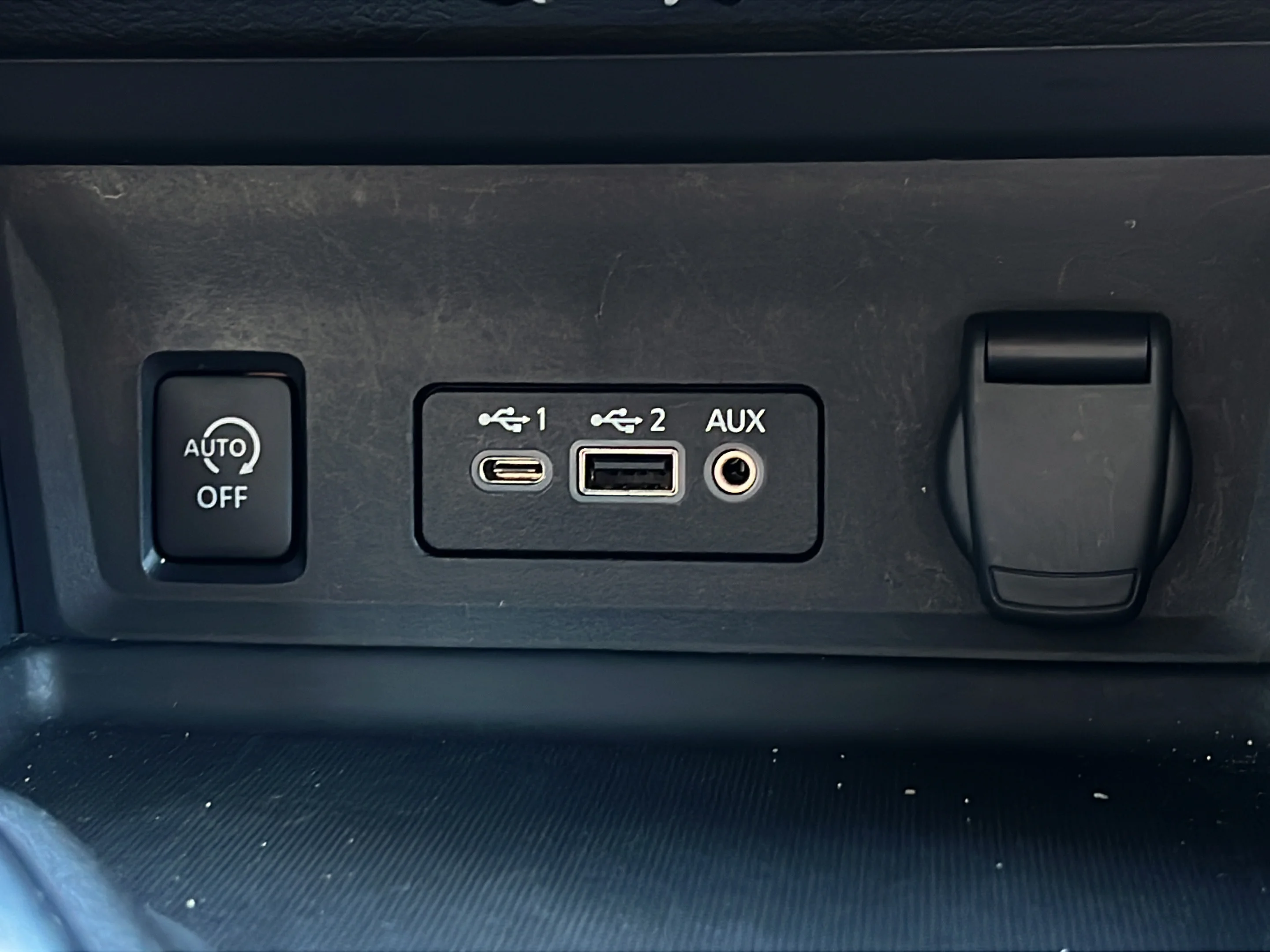 Used 2024 Gun Metallic Nissan SV image 15