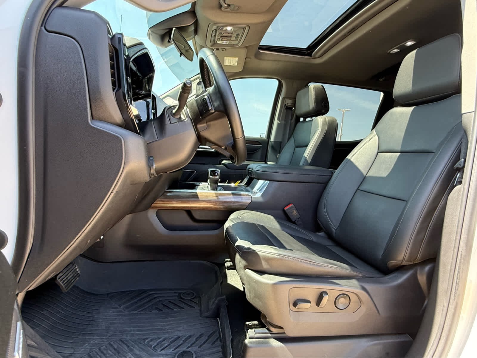 Used 2025 Summit White Chevrolet LT Trail Boss image 28