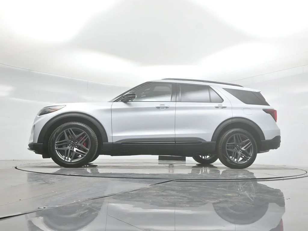 New 2026 Space White Metallic Ford ST image 51