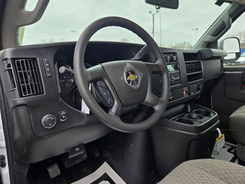 2026 Chevrolet Express Cargo Work Van - Photo 16